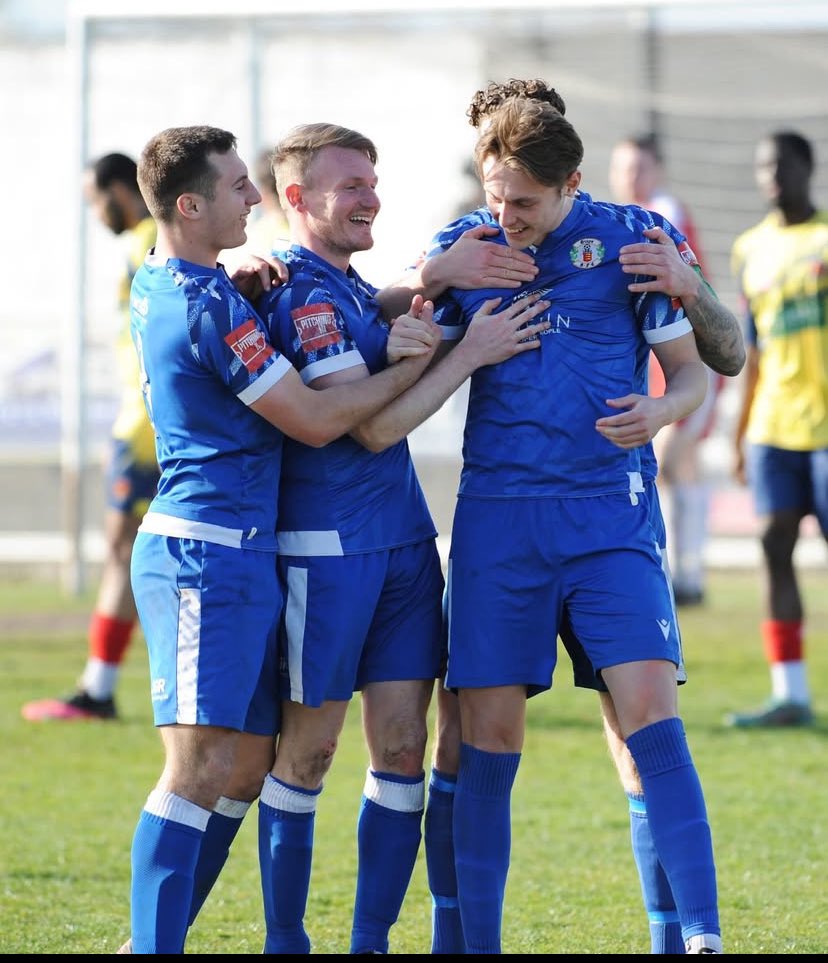 Alex (@almossy2) on Twitter photo 24/25✅
<a href="/GraysAthleticFC/">Grays Athletic Football Club</a> massive shoutout to the fans week in week out always making noise 💙 24/25✅
<a href="/GraysAthleticFC/">Grays Athletic Football Club</a> massive shoutout to the fans week in week out always making noise 💙