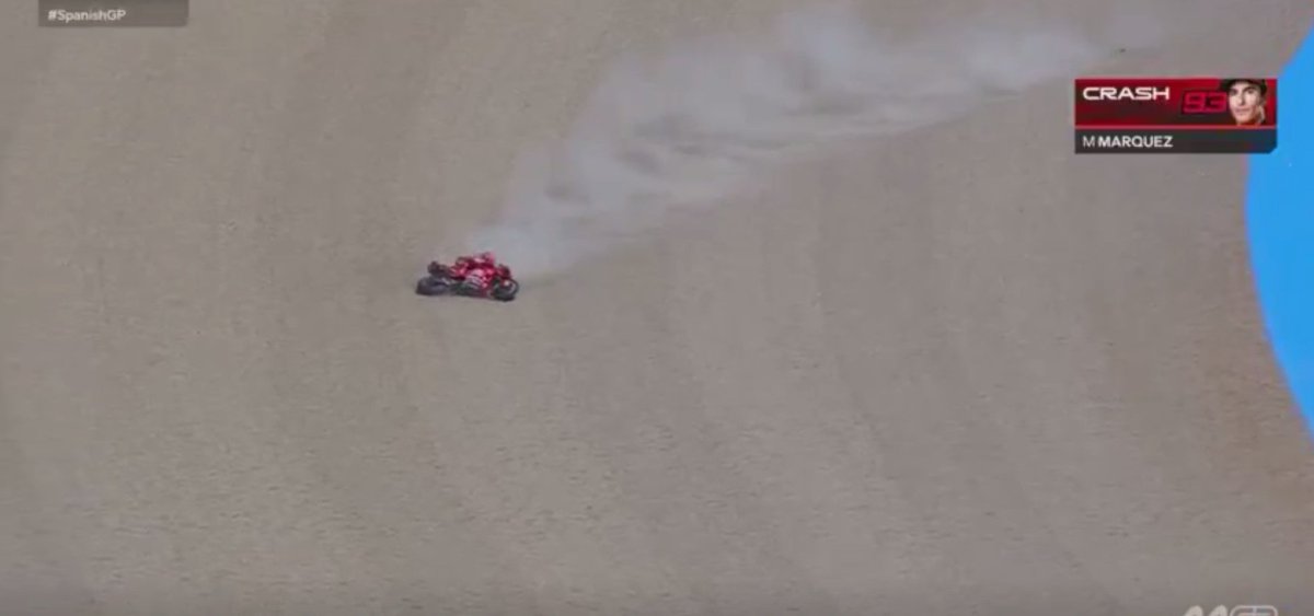 Bila Marc ditekan maka yang terjadi melakukan  kesalahan.
Marc crash #SpanishGP