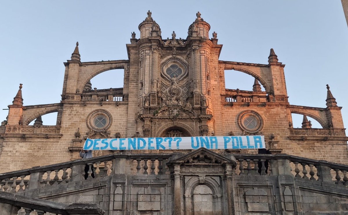 jmiguelamre's tweet photo. PASEN Y VEAN!!!
DESCENDER????

@XerezDFC https://t.co/S4zadlf2rT