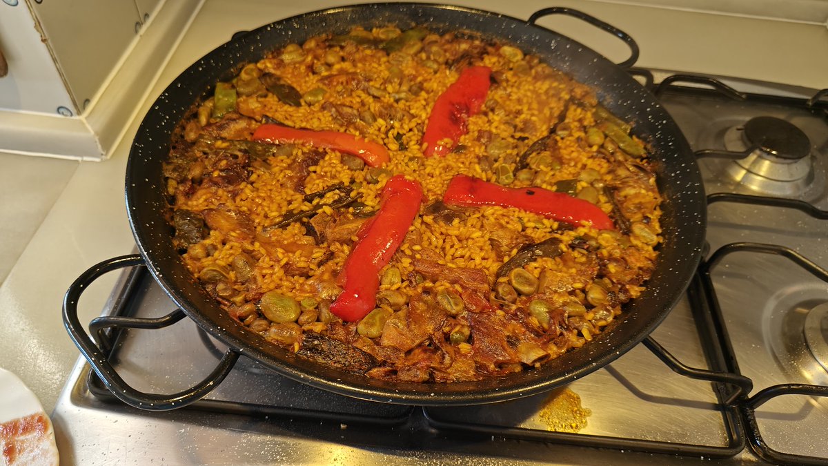 A dinar xicons!! <a href="/pacolonso/">Paco Alonso 🍊👉🦋</a> <a href="/CulturaAlmuerzo/">Cacau D'Or 🍊</a>