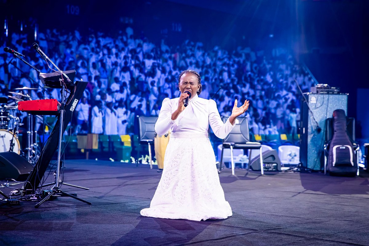 GraceRoom's tweet photo. Every moment of worship is the key that unlocks our victory!!
We lift our hearts in adoration, bowing down before our Lord Jesus!
#DaysOfThanksgiving
#MfiteAmashimwe
#TujyeGushima
#IsahaYageze
#PastorJulienneKabanda
#GraceRoomMinistries https://t.co/VsXXjVDQTt