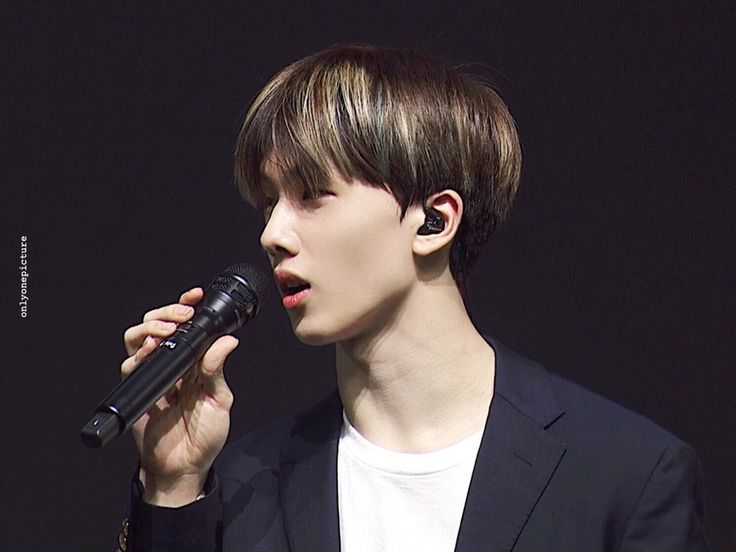 jisurgpark's tweet image. &quot;Pertama-tama gue mau ngucapin buat roberts... makasih ya udah mau terima kita jadi bagian dari hidup lu... jangan lupain kita yang orangnya cuman sebanyak satu kelas inten ini... semoga roberts sukses selalu walaupun hidup berjalan seperti ikan penyu dikit-dikit manyun&quot; ucapnya