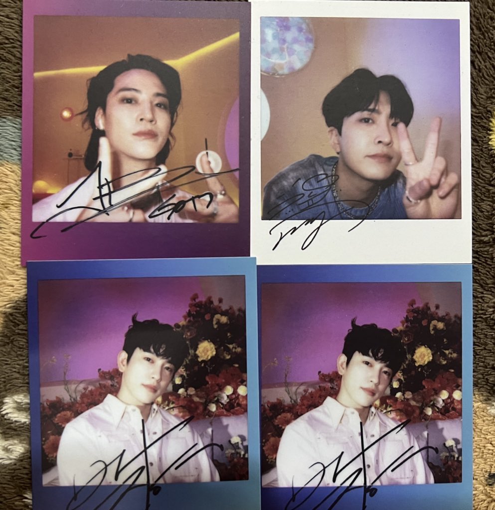 หาอะไรไปแจกหน้าคอนไม่ทันเลยค่ะ ได้บัตรก็วันคอน 5 วัน เอาอะไรไม่แจกทันแล้ว มีแค่พวกการ์ดบั้มเก่า บั้มใหม่ พลล. ที่คั่นหนังสือ เคยจะแจกในทวิตแล้ว แค่ตอนนั้นนกบัตร เลยตั้งใจไปแจกหน้าคอนแทน ของแท้ทั้งหมดเลยค่ะ ใครสนใจ มาเจอกันได้นะคะ วันที่ 3 ค่ะ ใครมาก่อนมีสิทธิ์เลือกก่อนค่ะ