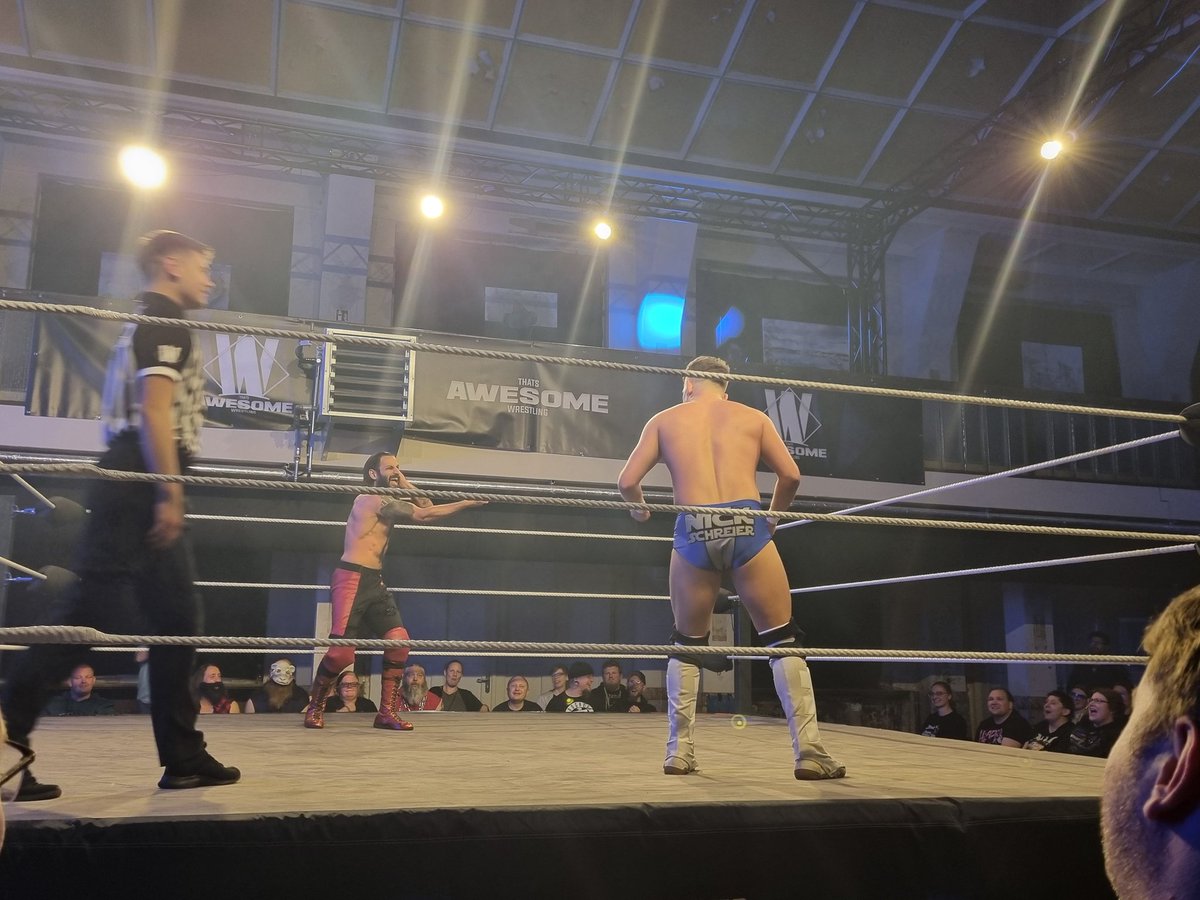 Tom (@silverstar737) on Twitter photo Ein Match Highlight gestern auf der #Wiacon für mich <a href="/SON_Maggot/">Maggot | マゴット</a> gegen <a href="/nickschreier/">Nick Schreier</a> Bin definitiv Fan von Nick geworden 👍🏻 Ein Match Highlight gestern auf der #Wiacon für mich <a href="/SON_Maggot/">Maggot | マゴット</a> gegen <a href="/nickschreier/">Nick Schreier</a> Bin definitiv Fan von Nick geworden 👍🏻