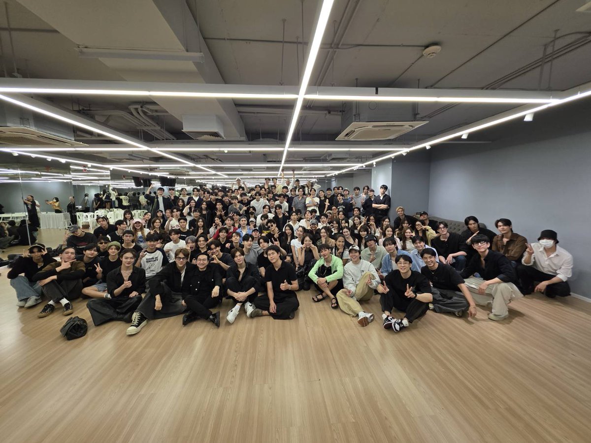 skywongraveee's tweet image. ถ้า gmmtv มีเพลงเรียกชื่อเหมือนบัส ☠️ ต้องการปลาน้ำลึกจำนวนมากบำรุงความจำ