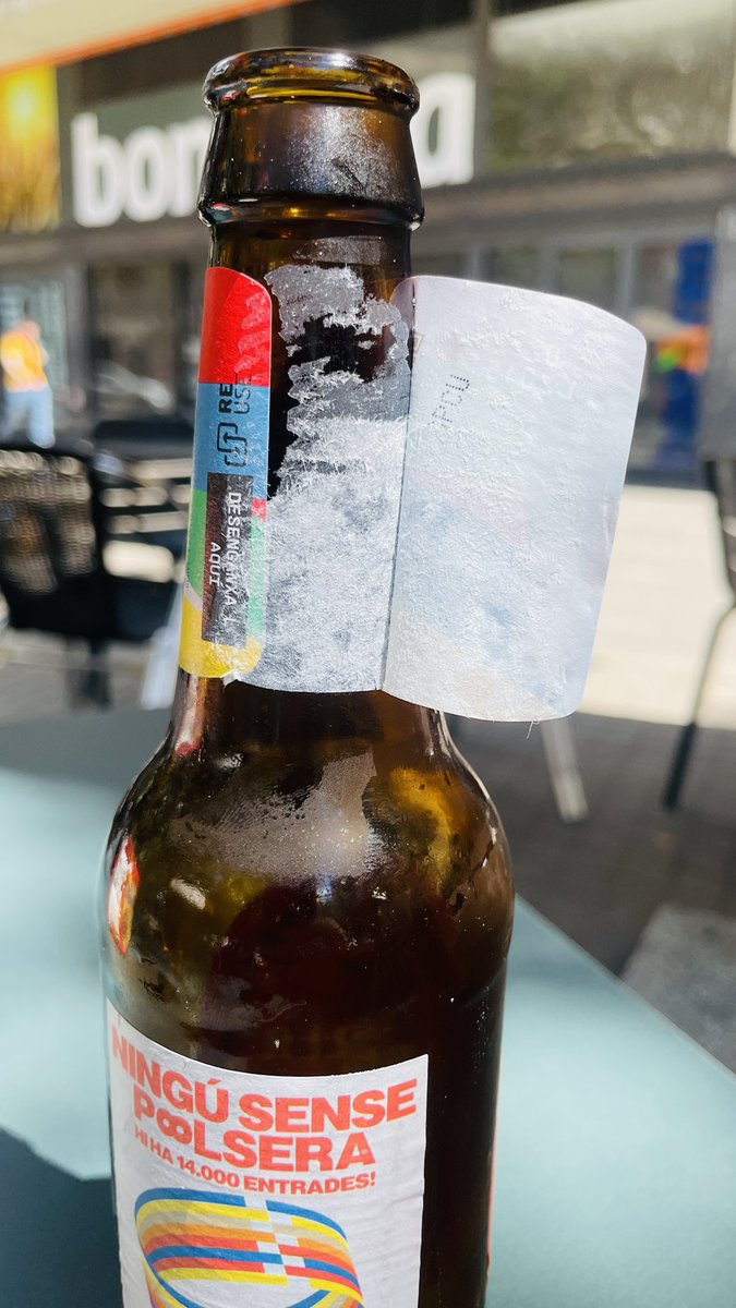 He de decir que vuestra promoción, <a href="/EstrellaDammEs/">Estrella Damm Es</a> es una 💩.