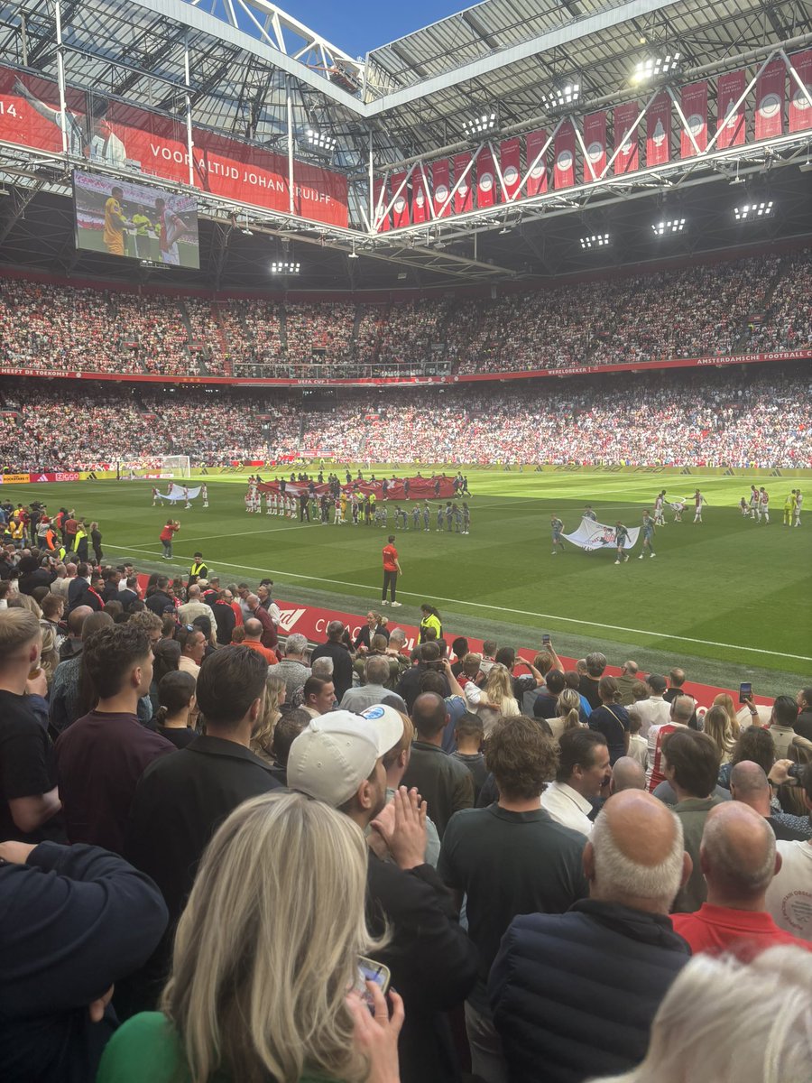 Tuig tussen de bobos ! #Ajax