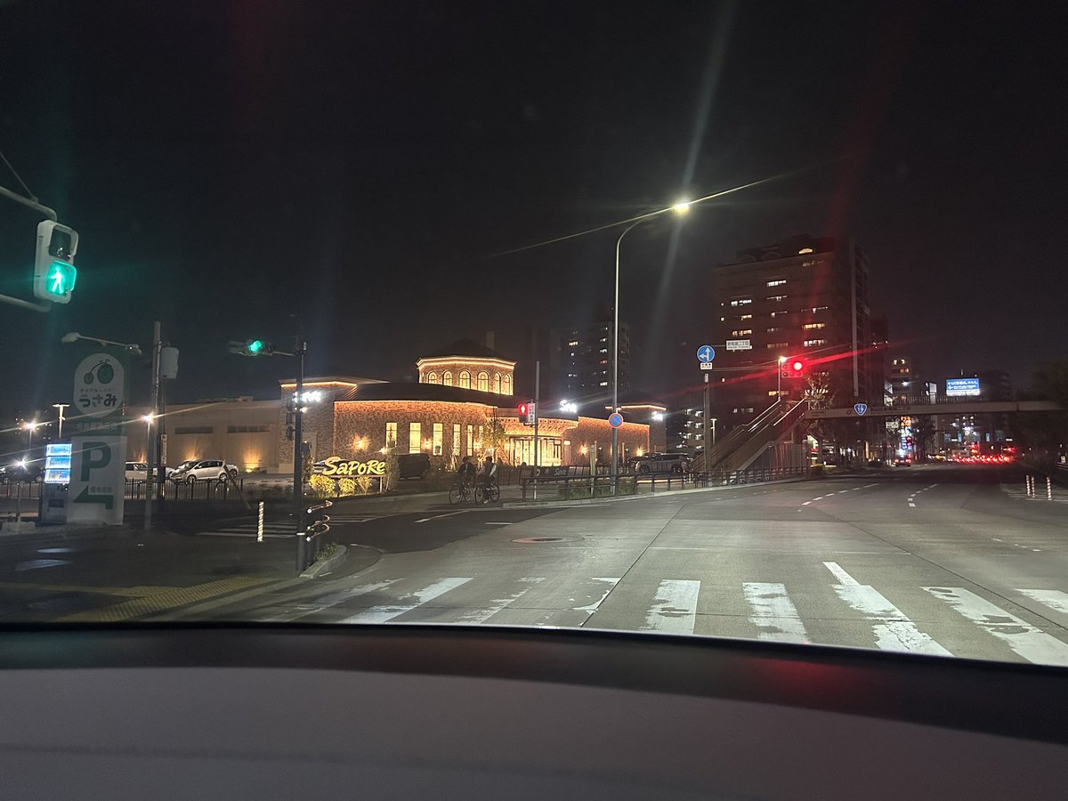 RAVEN_96X's tweet photo. 東京ディズニーリゾートのスーパーマーケット発見💡 https://t.co/pbzmJcLXir