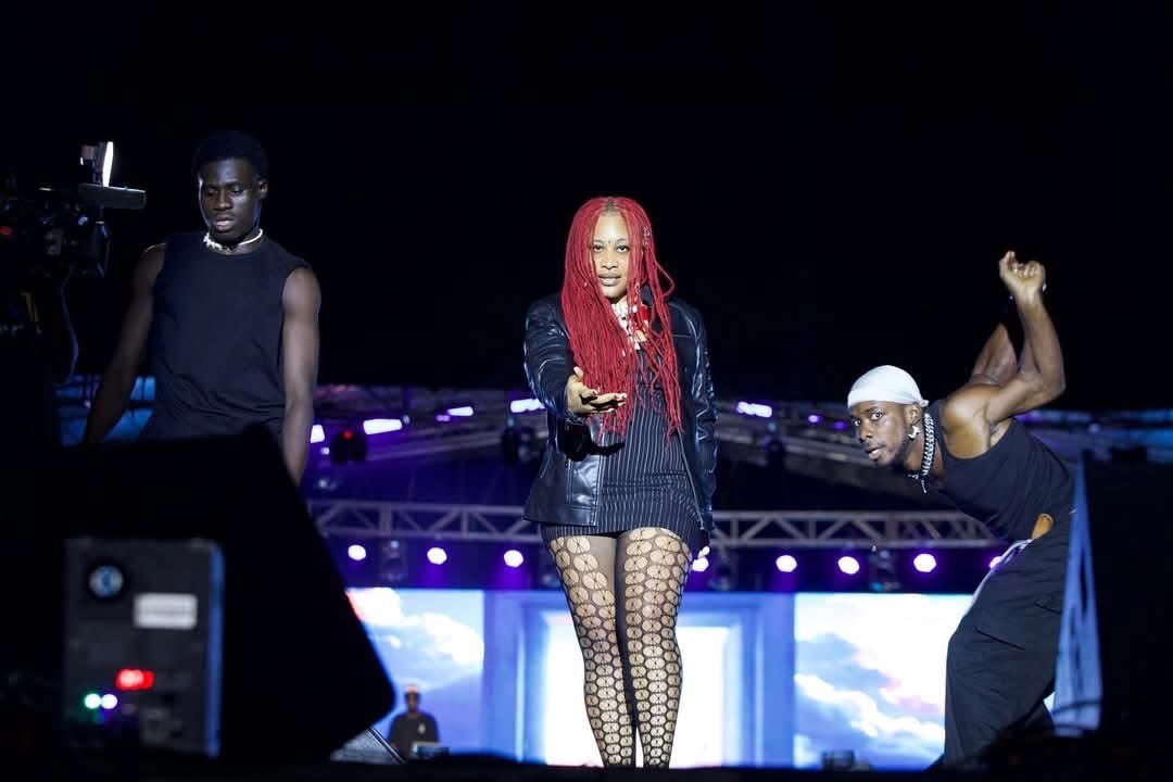 zohcataleya's tweet photo. #TOURADRILL1 a suivi #NONHOW HIER pendant ma prestation au concert de @HimraOfficiel 🔥a Yamoussoukro ✝️
Je ne pourrai exprimer mes émotions…mais avec ces images, vous avez un aperçu de la rage que l’album #ATANAN AURA
RENDEZ-VOUS LE 26 MAI👁️pour la présentation https://t.co/eRRUTGbdmH