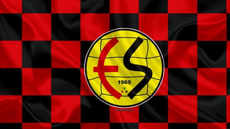 Eskişehirspor Bölgesel Amatör ligde kendine ait  seyirci rekorunu bir kez daha kırdı. 33.247 biletli seyirci var şu an Eskişehir Atatürk stadında.