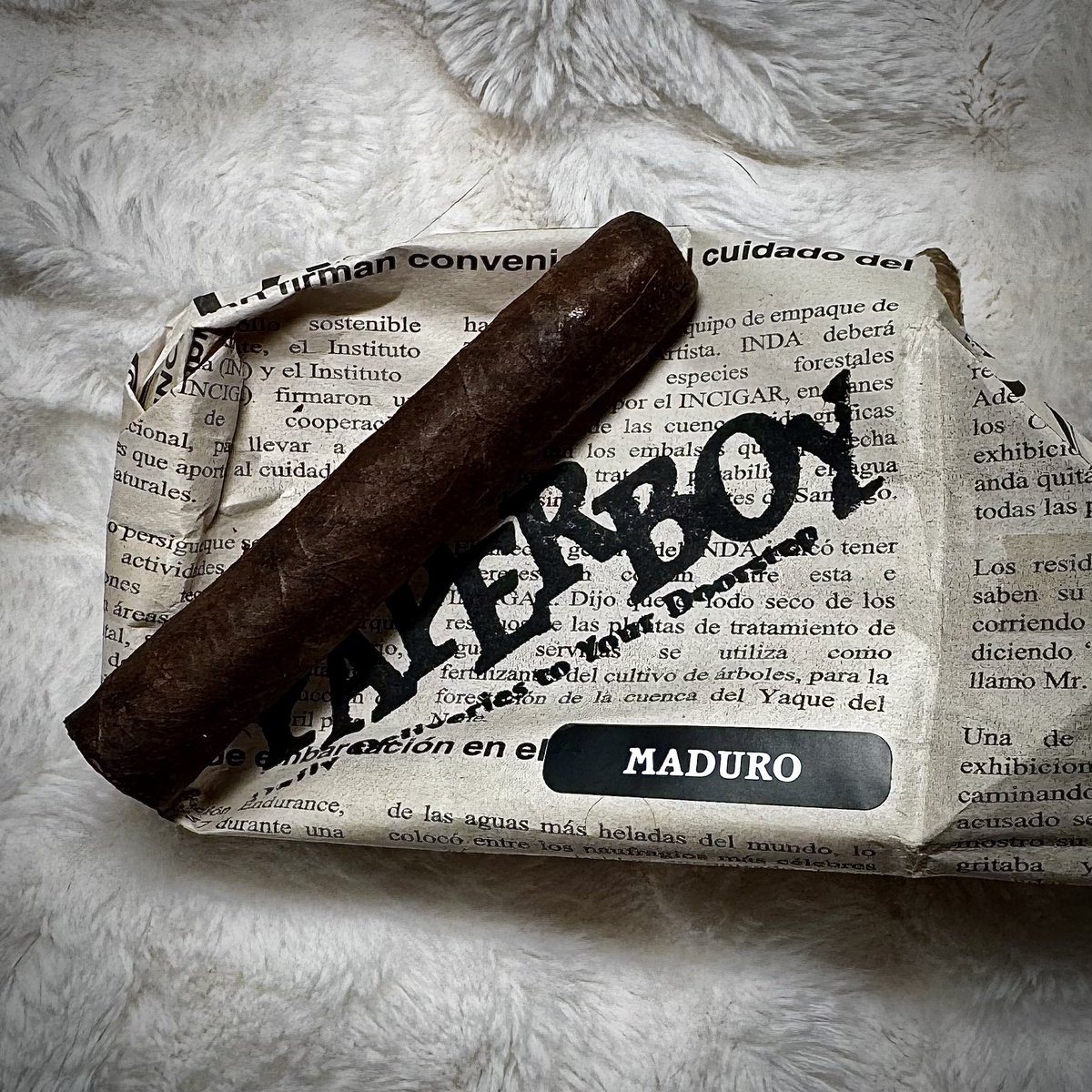 JB (@not_that_jb) on Twitter photo Sunday morning paper and a cigar before the gym.
<a href="/ArtistaCigars/">Artista Cigars</a> Paperboy Maduro
Rise. Pray. Smoke. Lift. Smoke. Sunday morning paper and a cigar before the gym.
<a href="/ArtistaCigars/">Artista Cigars</a> Paperboy Maduro
Rise. Pray. Smoke. Lift. Smoke.
