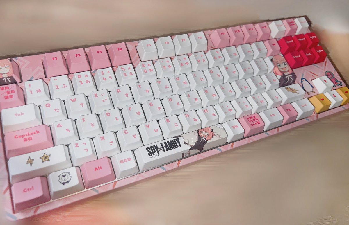 AMICISさんからスパイファミリーのキーボード提供していただいた