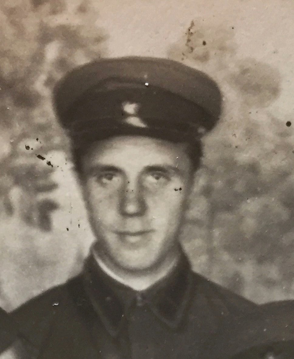 Мой дед Ионов Николай Фёдорович фронтовая разведка, окончил войну в Кенигсберге.