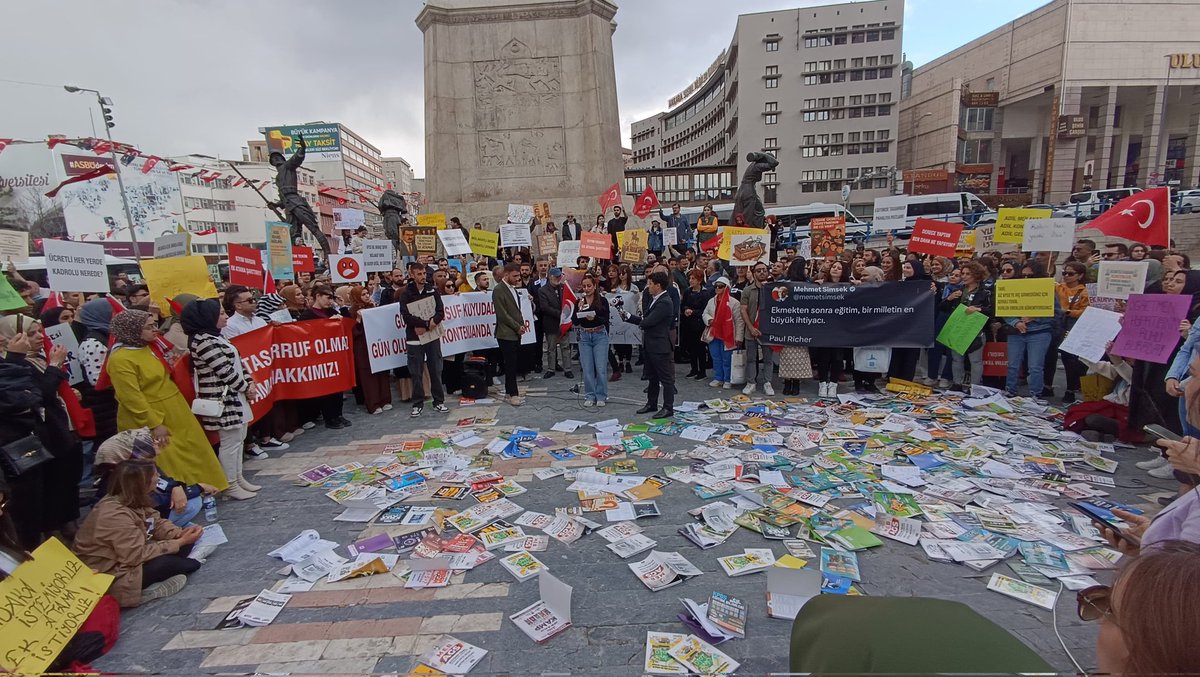Öğretmen TR 🇹🇷 (@trogretmen) on Twitter photo Öğretmenler Ulus'ta ek atama için haykırdı.
#ÖğretmenUlustaEkAtamaNerede
<a href="/RTErdogan/">Recep Tayyip Erdoğan</a> <a href="/Yusuf__Tekin/">Yusuf Tekin</a> Öğretmenler Ulus'ta ek atama için haykırdı.
#ÖğretmenUlustaEkAtamaNerede
<a href="/RTErdogan/">Recep Tayyip Erdoğan</a> <a href="/Yusuf__Tekin/">Yusuf Tekin</a>