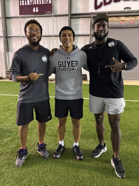 jacejohnsonnn's tweet photo. Had an amazing @ECUTigersFB JR. Day visit.  Look forward to coming back 💪 Energy & Culture 🔥

Thank you @LitrentaJohn @CoachTHendrix @Coach_Tinez1 @CoachAguilarOL @CoachIngramECU @coachmurph__ and the entire team for the hospitality 🤝....including my brother 😂

#BeTheStandard #TheHardWay #JohnsonBoys

@DentonGuyer_FB @ReedHeim @mike_gallegos16 @kylekeese @PTRockTraining @FlightSkillz 
@DFWPrideFB @JodiMontanaUSAK @nfldbscout
@creolehammer17 

#AGTG #Southside #DifferentBreed #RecruitGuyer #RecruitME #122025 #JJ21