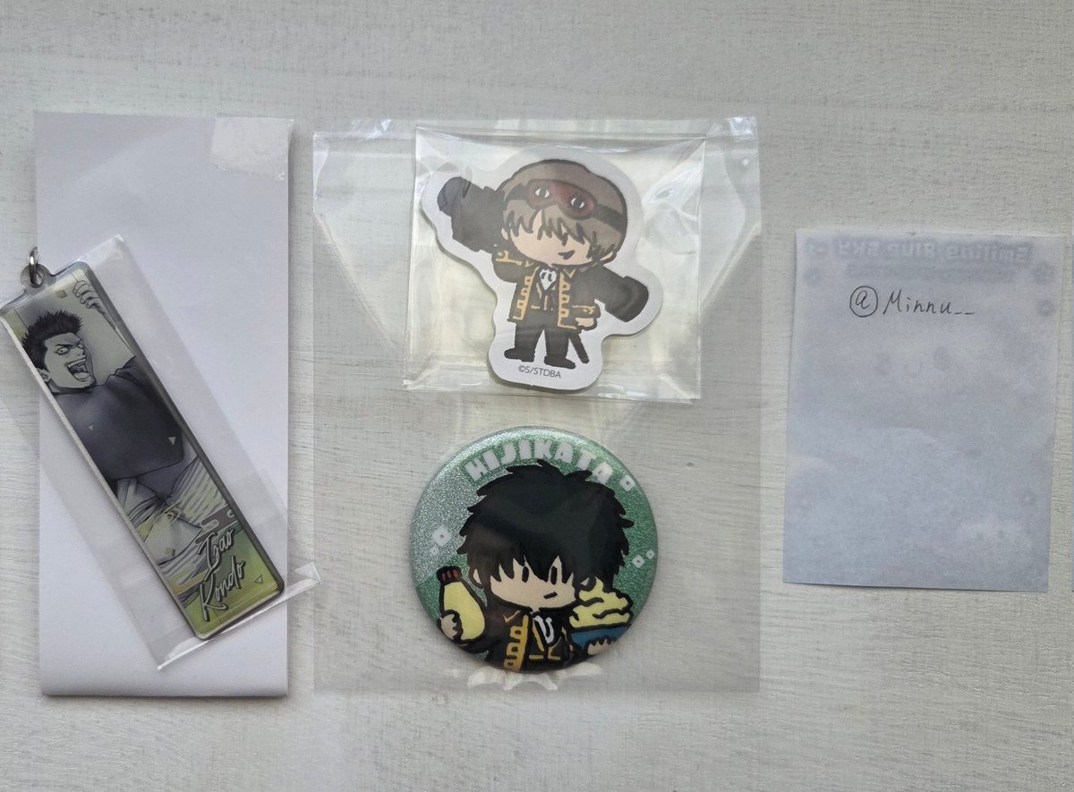 Minnu__'s tweet photo. 【交換】銀魂展 わーるど

譲:メタルキーホルダー 近藤
　ちびキャラステッカー 沖田
　ちびキャラ缶バッチ 土方

求:キーホルダー/ステッカー 神楽
　缶バッチ 高杉

郵送希望です。検索からもお気軽にお声がけください！よろしくお願いいたします。 https://t.co/79n1TdzSPz
