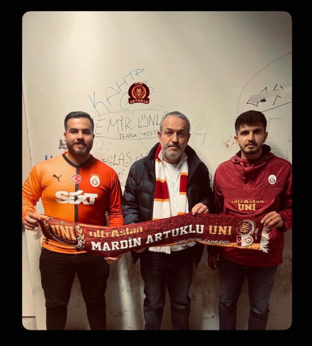 Her şey iyi giderken,ortada bir şey yokken birden bire gündem olarak ultrAslan’ı ve reisi karalama operasyonuna girişenler bilsin ki Galatasaray’ın olduğu her yerde ultrAslan pankartını ve onun da başında <a href="/SebahattinReis/">Sebahattin Şirin</a> ‘i görmeye devam edeceksiniz. 

<a href="/osmanolg/">Osman Olgun</a>