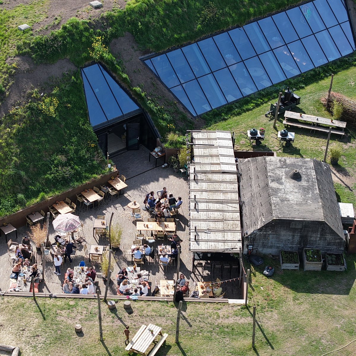 Toe aan rust na alle oranjedrukte? Geniet van een heerlijke lunch of diner op het Forteiland. Of ontdek de leukste activiteiten in de meivakantie. Komende week kan je komen schilderen, samen jeu de boules spelen, een kidsworkshop volgen of speuren. fortdegagel.nl/meivakantie-ut…