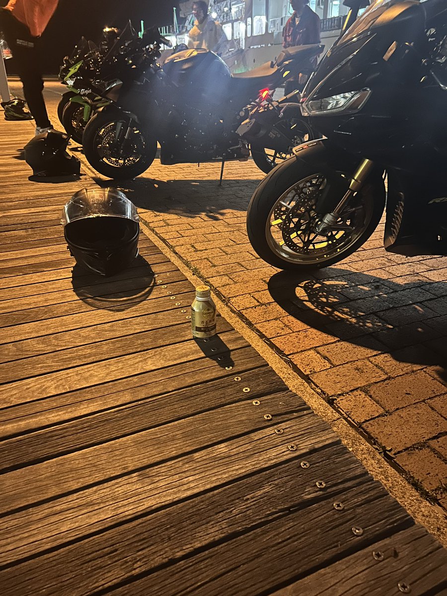 かわさき、かわさき、かわさき、一つ飛ばしてアプリリアぁぁぁぁ!!

そして寒い