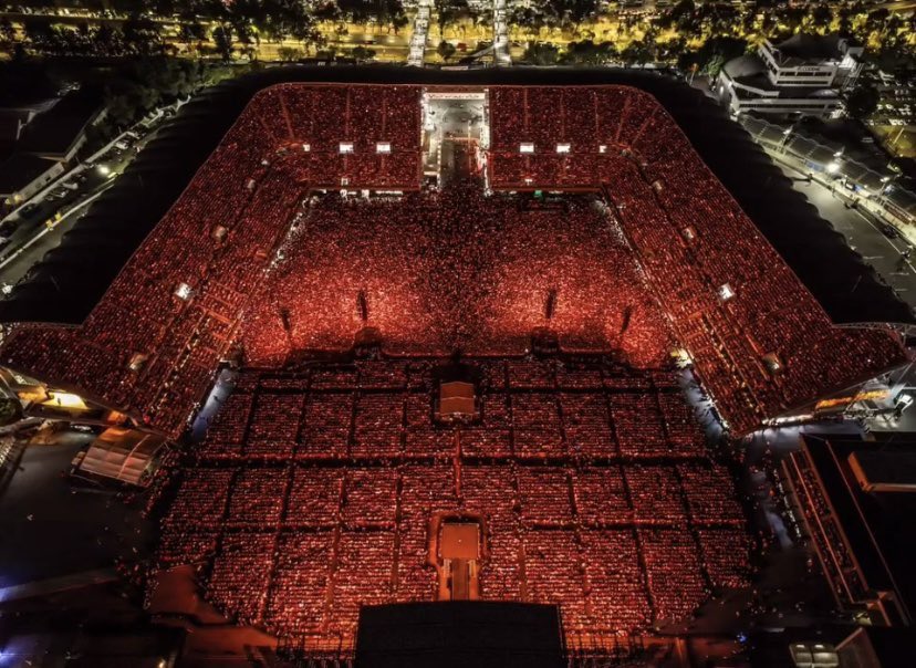 Info Lady Gaga tweet media