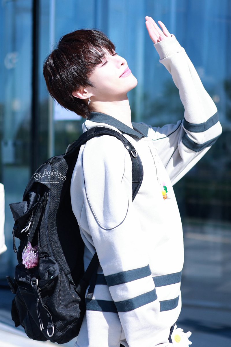 OnlyOne_HB's tweet photo. 𝐏𝐫𝐞𝐯𝐢𝐞𝐰˚ 
250427 ☀️

#템페스트 #TEMPEST #냥이뷰 
#한빈 #HANBIN #오늘의한빈 https://t.co/3p6WkNUt5S