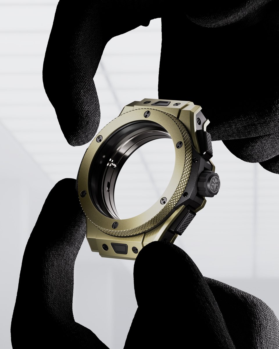Magic Gold: a fusion of patented material and bold design, limited to 100 pieces. Built to resist. Born to stand out. #Hublot #BigBangAnniversary
