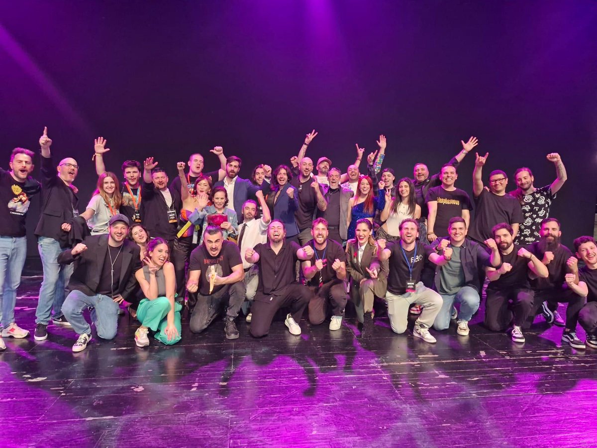 Arlan360💎 (@arlan360oficial) on Twitter photo Momento innolvidable de los <a href="/GemAwardsInfo/">GEM Awards</a> que llevaré siempre en el ❤️
Orgulloso de formar parte del equipo. Momento innolvidable de los <a href="/GemAwardsInfo/">GEM Awards</a> que llevaré siempre en el ❤️
Orgulloso de formar parte del equipo.