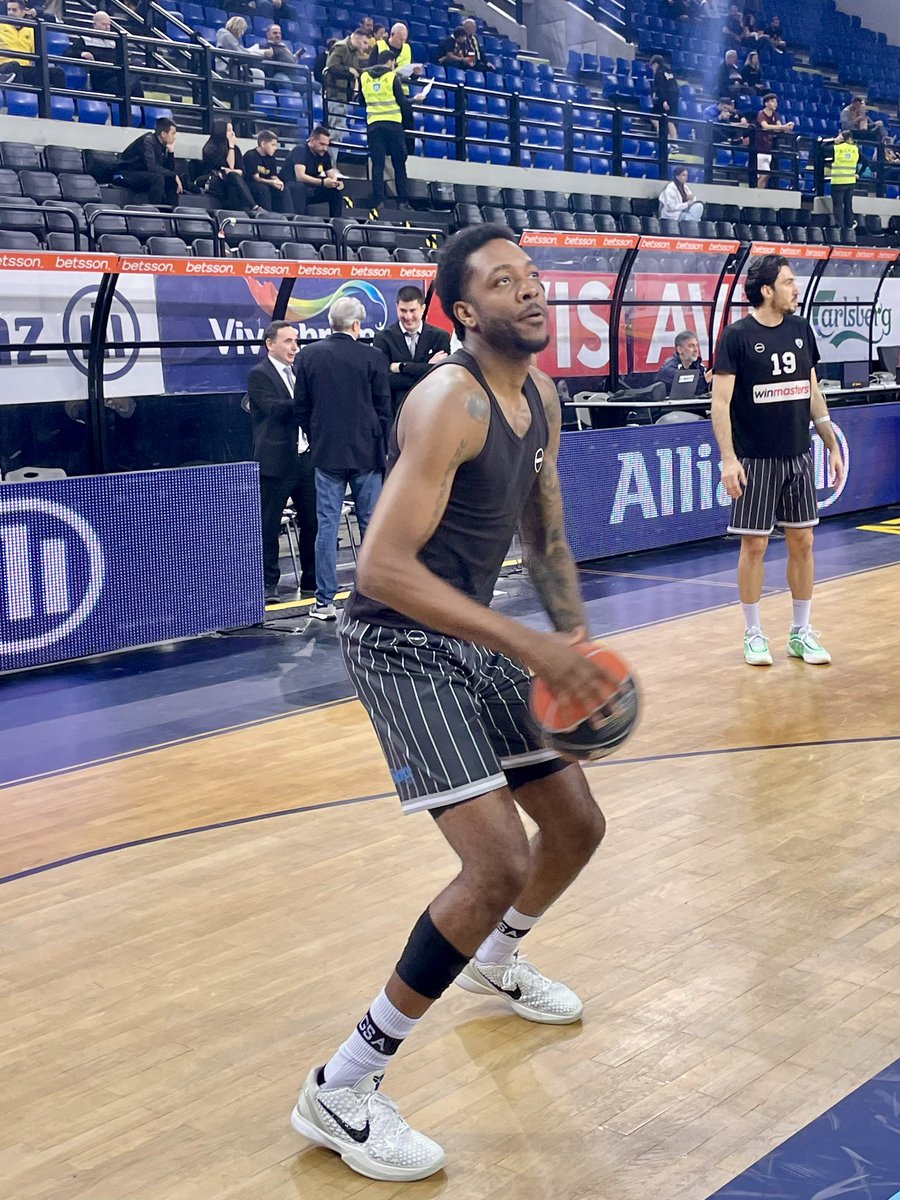 Pregame routines 🏀
#PAOK ⚪️⚫️
#feelthepassion 🏁