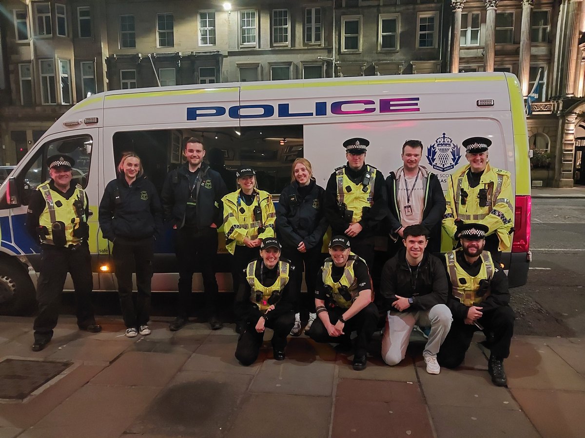 Last Friday, police officers from T5 South East, Public Protection, and Street Assist carried out a high-visibility road check on George Street 🌆

The operation concluded with:
-132 vehicles stopped and checked
-17 offences detected

Well done to everyone involved! 👏