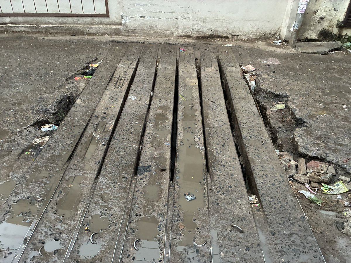 Dr. AMARENDRA (@doc_amarendra) on Twitter photo Disaster waiting to strike anytime in Indira Sinha Path, SK Puri area. Pedestrians to motorised vehicles are all at risk. <a href="/cityofpatna/">City of Patna - PMC</a> please mend it ASAP. Disaster waiting to strike anytime in Indira Sinha Path, SK Puri area. Pedestrians to motorised vehicles are all at risk. <a href="/cityofpatna/">City of Patna - PMC</a> please mend it ASAP.