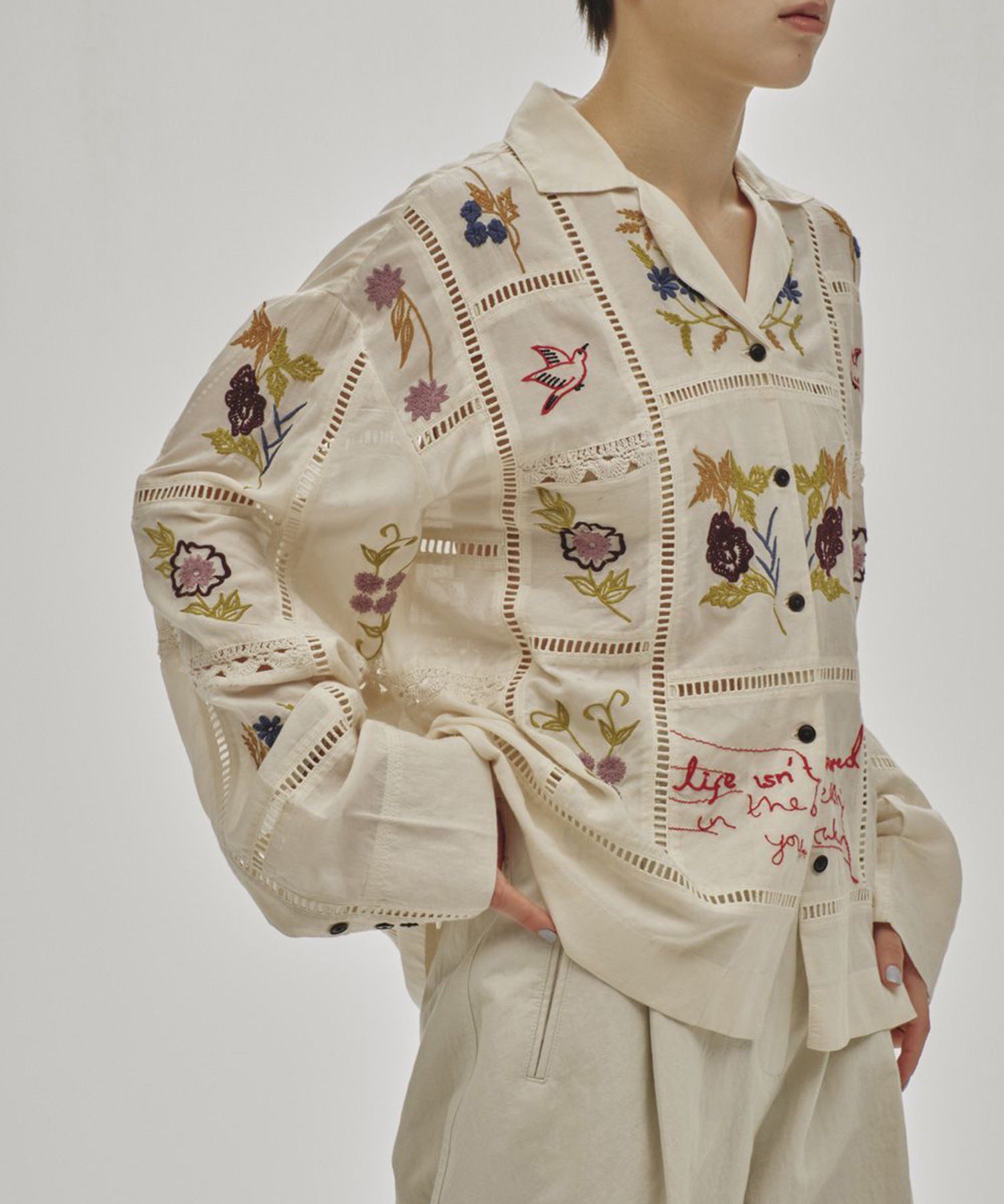 新品 TODAYFUL Embroidery Patchwork Shirts TODAYFUL Embroidery Patchwork Shirts ¥23,100税込 color:ecru