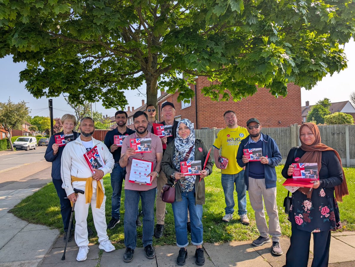 Last few days #Hainault by-election. Good response, once again #labourdoorstep. Let's win #Hainault on 1st May. 
#VoteLabor 🌹