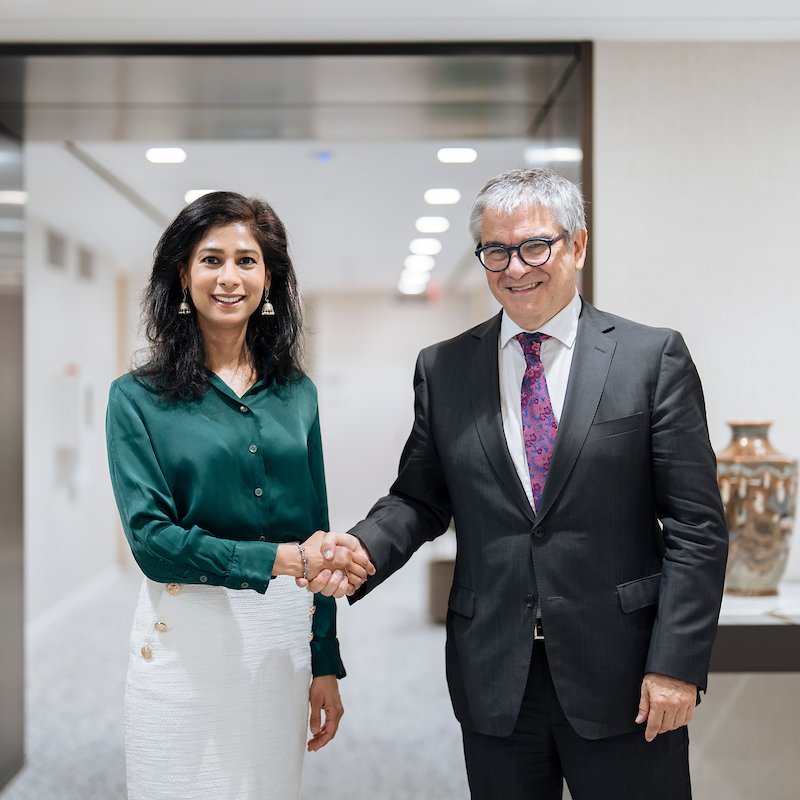 GitaGopinath's tweet image. Thanks to Chile’s Finance Minister @mariomarcelc, @EBRD President @OdileRenaud, @EestiPank Governor Madis Müller, @Lietuvosbankas Governor Gediminas Šimkus, @LatvijasBanka Governor Martins Kazaks for their insights on the closing day of the #IMFMeetings.