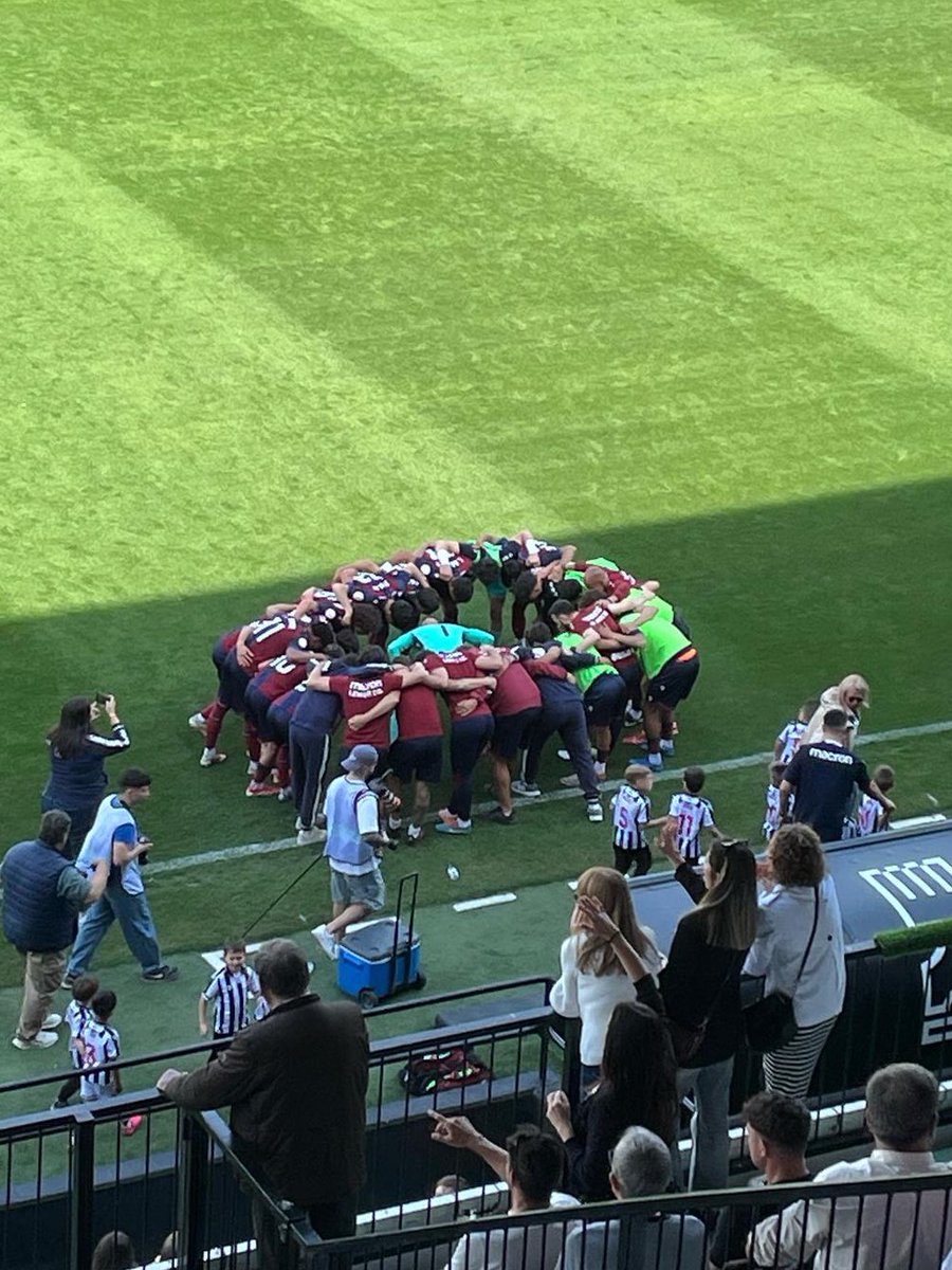 rafafernandez14's tweet photo. Quien hace todo lo que puede SÍ está obligado a más: 
CREER que haciendo todo eso logrará su objetivo.

OBJETIVO CUMPLIDO ❤️💙🐸.

@canteragranota @LevanteUD https://t.co/3ngiPSZ9Ez