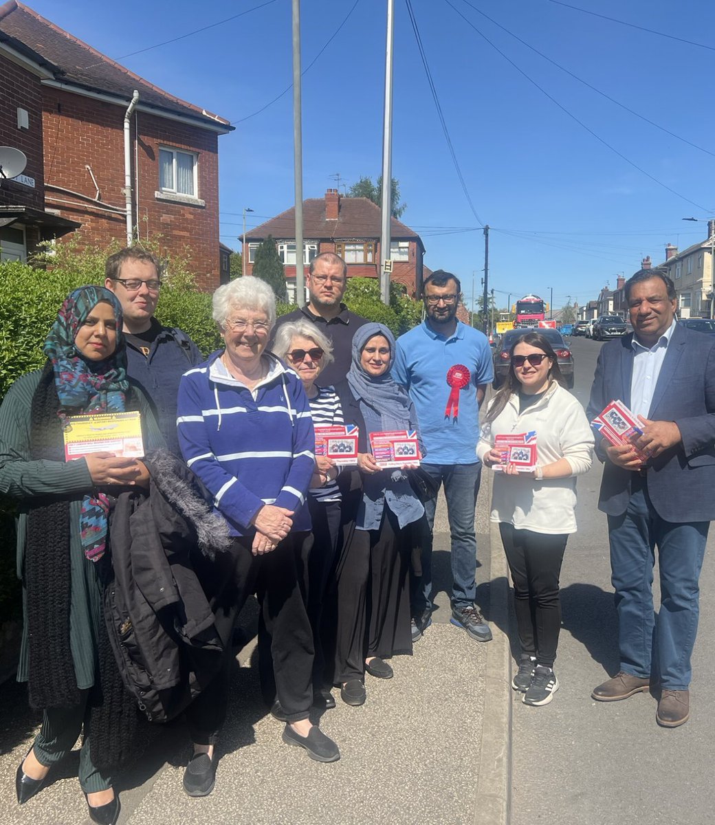 Doncaster, standing strong with our colleagues to keep Doncaster #ReformFree this Thursday May 1st. Delivering 5,000 new jobs, secured £30 million of government investment for our airport. 

Only Labour is committed to reopening our airport. 

Let’s make this happen
#VoteLabour
