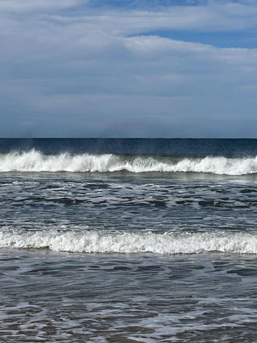 Hermosa tarde de otoño 🍁, olas majestuosas 🌊 y el cielo azul con alguna nube difusa . Un paraíso !!
Costa Azul , La Paloma Rocha <a href="/TurismoRocha/">Turismo Rocha</a> <a href="/Uruguay_Natural/">Uruguay Natural</a> <a href="/MAmbienteuy/">Ministerio de Ambiente</a>