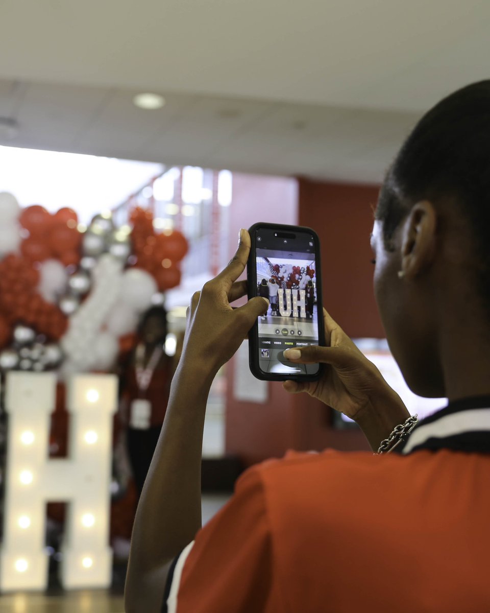 A time was had at Official Coog Day🐾❤️

We loved celebrating our new Coogs with their supporters at our admitted student event yesterday! The day was full of Cougar Pride and getting prepped for their transition to UH. Next stop &gt;&gt;&gt; New Student Orientation. See you this summer!