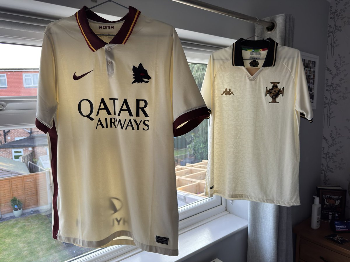 madsean86's tweet image. Cream shirts with collars just hit differently