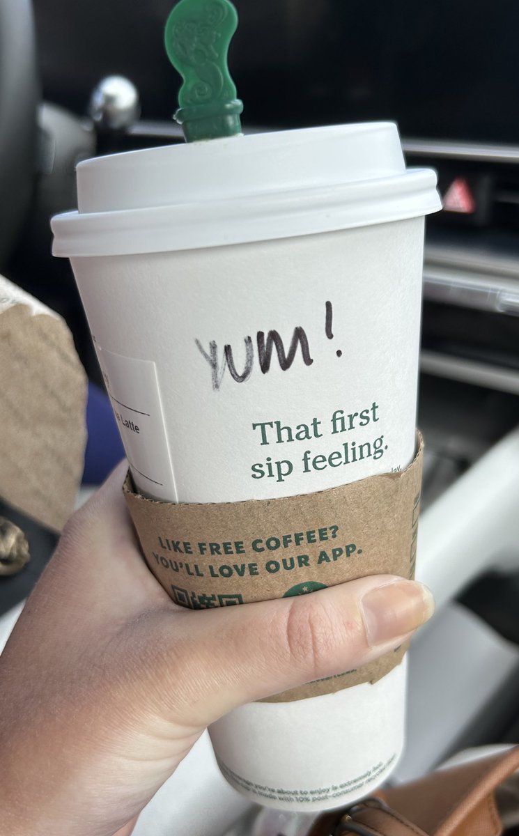 Amethyst_122's tweet photo. Look what they wrote on my cup 🥰 https://t.co/5qQ3lqxjsq