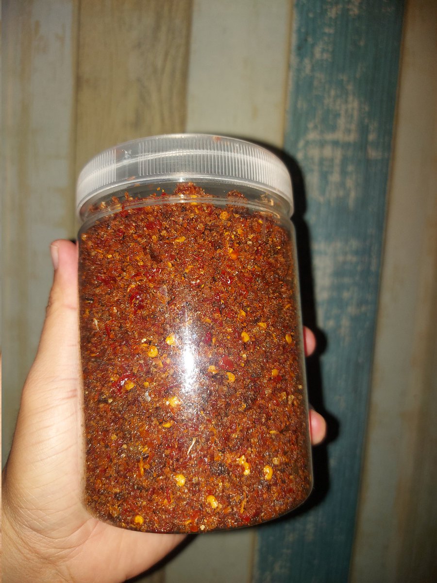 Sampe skrg masih capek ada bekeng orderan abon cakalang kurang lebih 7 KG, patah badan😭🖕🏼 so lelah mo bekeng ulang, mar mosti jualan karna qt pe hape so minta ganti👊🏻