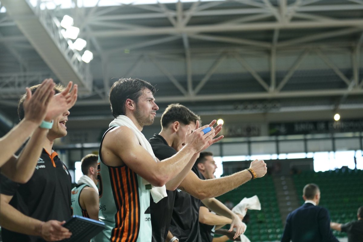 palmerbasket's tweet photo. Anem al descans a Càceres 🏀
@Caceres_Basket 43
@palmerbasket 29
#DeTothom
#JugamAmbLElit2025 https://t.co/83ujs5u1XT