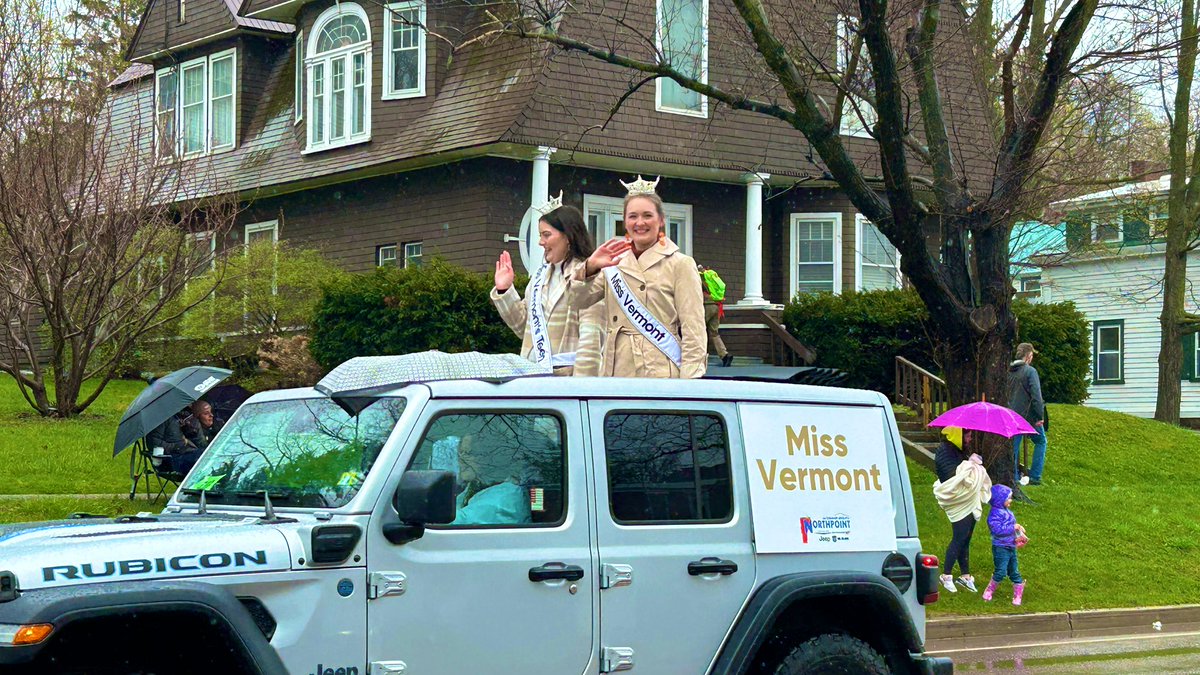 anson_ag's tweet photo. Marching for maple. π Despite the sugar snow & rain, there was a great turnout for the annual maple festival parade in St. Albans including @GovPhilScott Thank you for the warm welcome & supporting our sugar makers. #vtmaple #parade https://t.co/xHsQiVRNZn