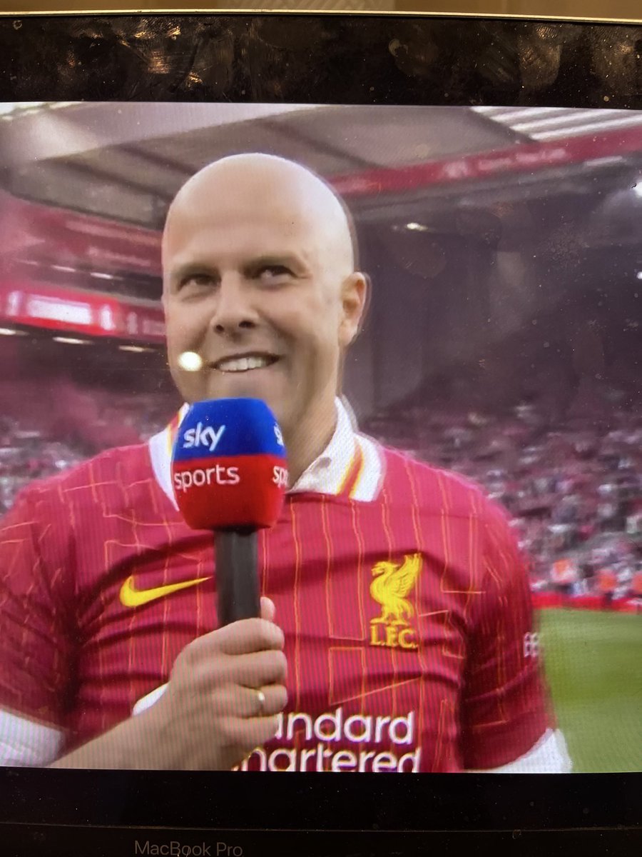 iamfinlay's tweet photo. Your Favourite Cheeky Uncle Getting Ready For A Great Night Out.
.
.
.
#ynwa #champions #arneslot https://t.co/0l83d49QzD
