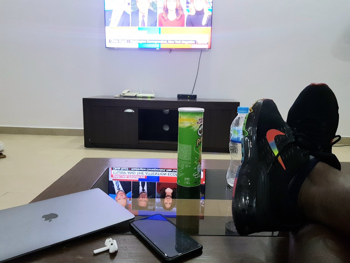 incredibledude9's tweet image. Moved to London thinking I’d build a startup and vibe.
Now it’s Sunday, and I’m hustling like I owe YC money😩