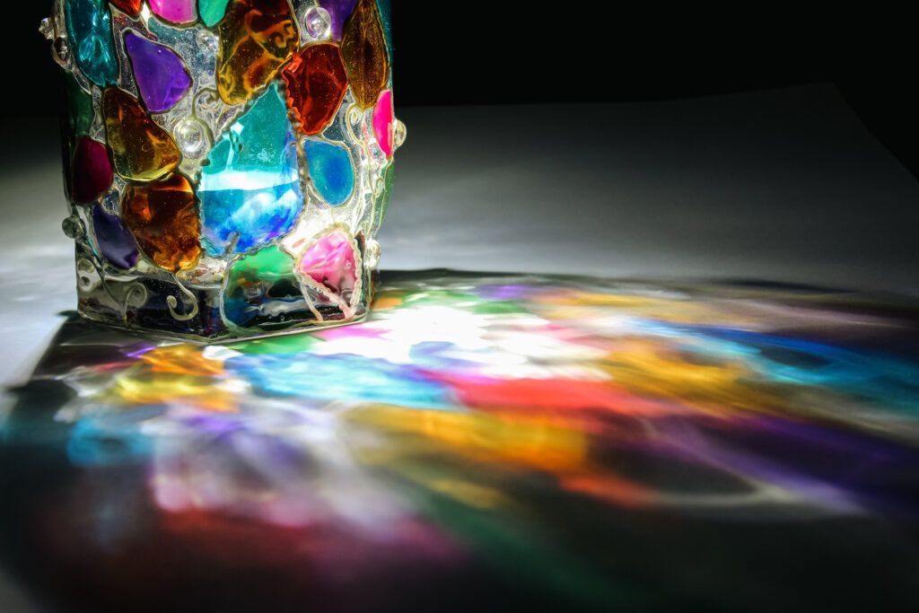 make_santafe's tweet image. Did you know you can make magnets, jewelry, coasters, AND tiny dishes with just a kiln and a little glass? Our beginner project guide breaks down 10 simple fused glass projects, with step-by-step instructions, tools, and materials.

🎨  buff.ly/He2SyI9 

#LearnBuildThrive