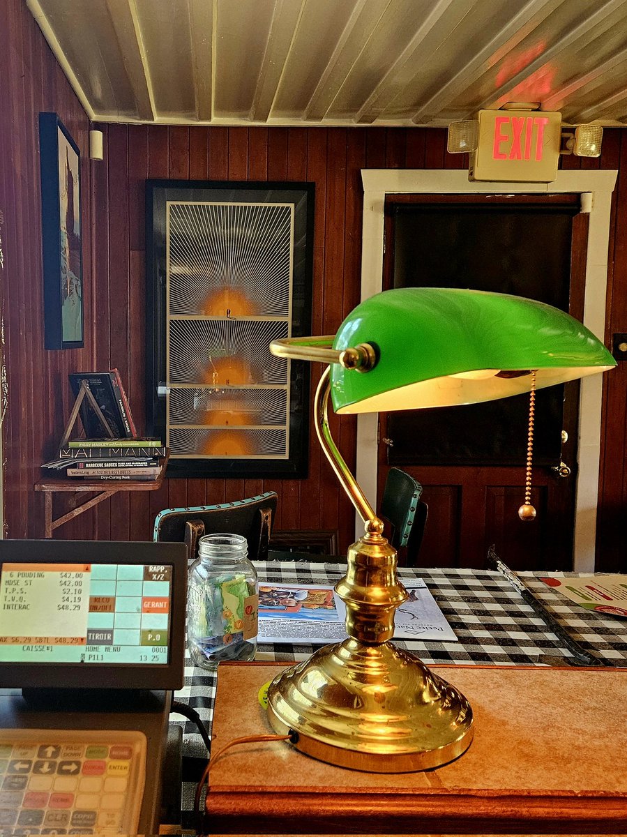 Frankly09228835's tweet image. Décisions décisions....

I burnt an #nftart to receive the physical by @johnkarborn 

It just arrived from framer (after 9 months, museum grade) and set the place on fire !! 🔥🔥🔥

A warm thanks for your talent and skill ser ! 🫡

#theendlesssummer 
karborn.com/THEENDLESSSUMM…