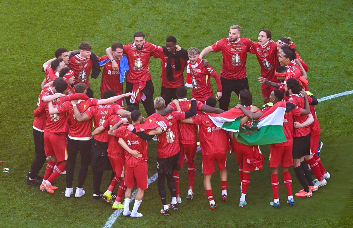 snappedlfc's tweet photo. “Nobody cares about Liverpool winning the league” 

That’s because you aren’t us.. 🏆🔴 https://t.co/rckYVeZguV