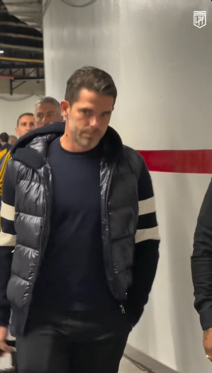 0800Cj's tweet photo. Gago tiene el aura de Mascherano en la la selección https://t.co/RZjnOT8Sua