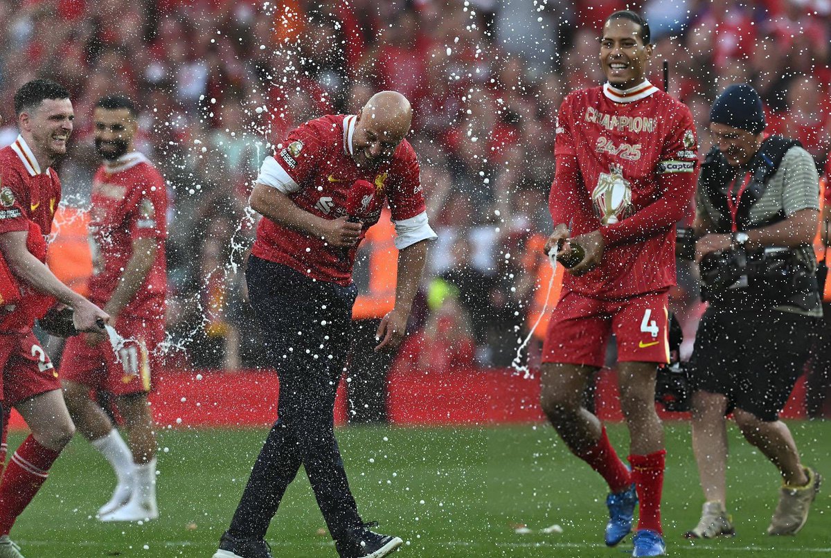 Transfer News Live (@deadlinedaylive) on Twitter photo 🚨 Liverpool really spent £0 and won the Premier League title. 🚨 Liverpool really spent £0 and won the Premier League title.