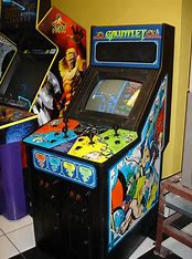 cryptoarcade72's tweet photo. Crypto Arcade’s taking on Gauntlet—ghosts got nothing on my $SOL loot grind! 👻💰 Think you can survive this retro crypto dungeon? Grab your coins and join the run! 🕹️ #CryptoArcade #RetroCrypto #Gauntlet #CryptoGaming #Solana #CryptoKOL #GameOnCrypto https://t.co/3ry5lYM7oN
